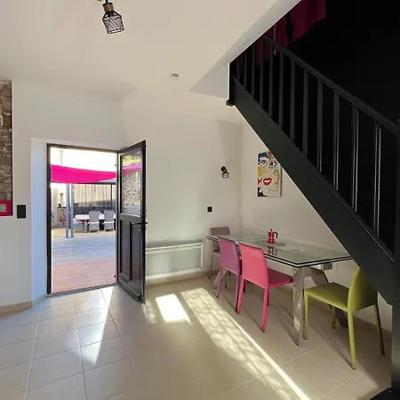 Du Moulin Rose Love hôtel